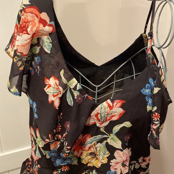 Nice details flower top 🌺 - Picture 10 of 11